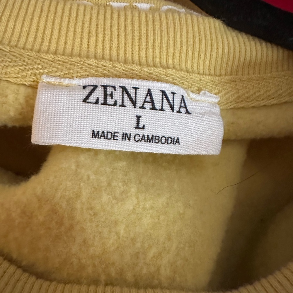 Zenana Outfitters Soft Yellow Cropped Sweatshirt size Large - Picture 3 of 3